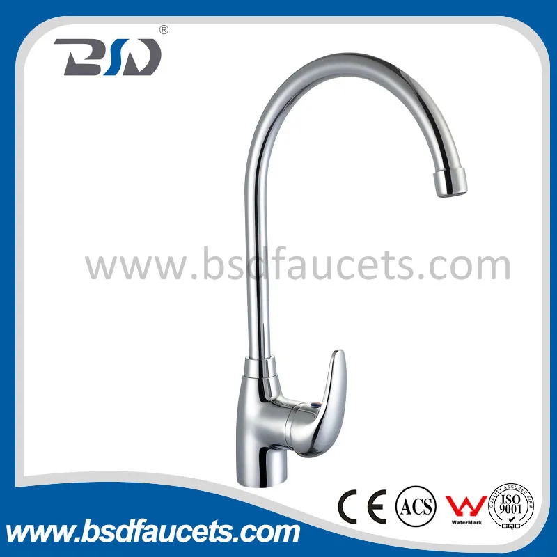 Ce Approval New Launched Solid Brass Kitchen Faucet (BSD-82605)