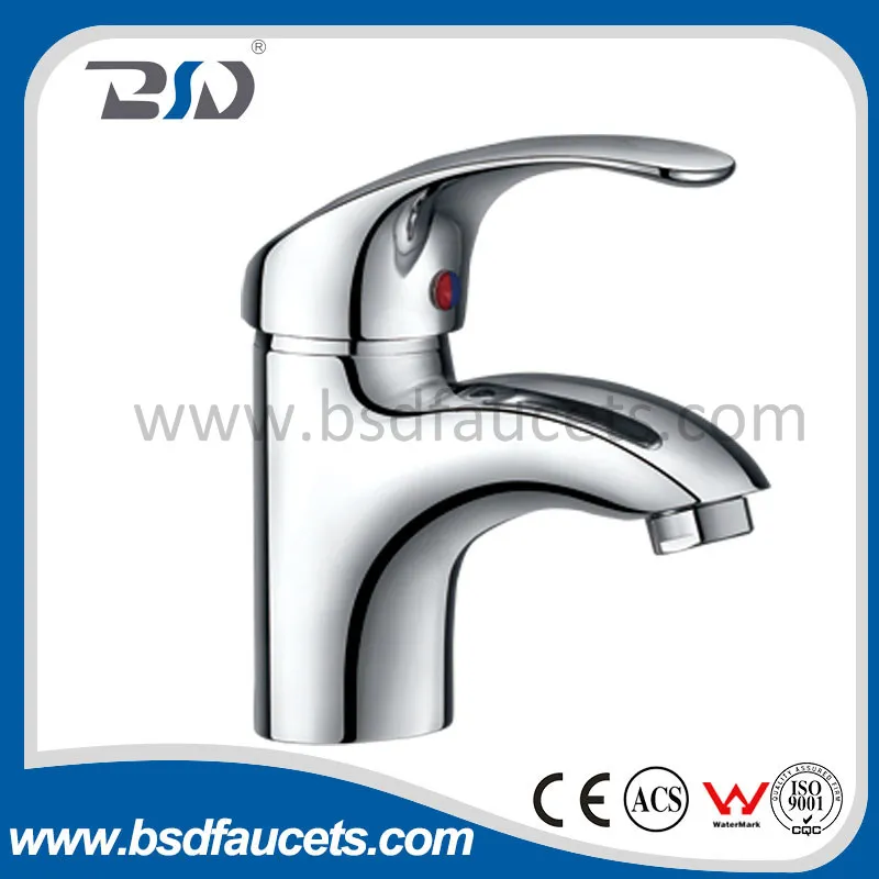 One Handle Brass Bath Mixer in Chrome Finishing